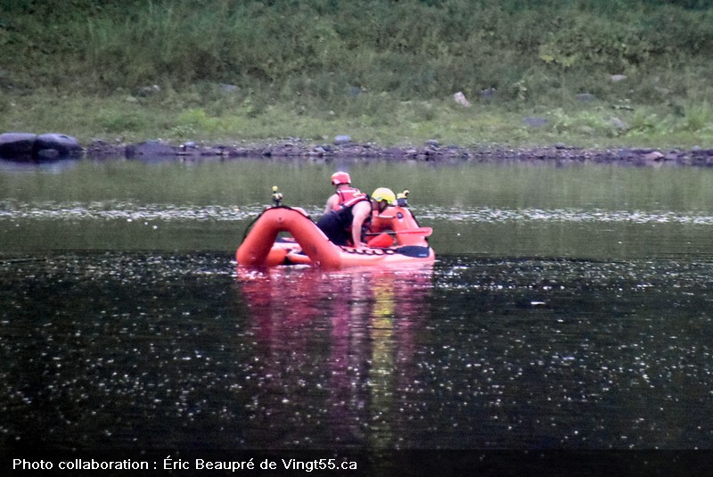 Un homme manque à lappel dans la rivière Saint François Crédit photo Eric Beaupré Vingt55 009