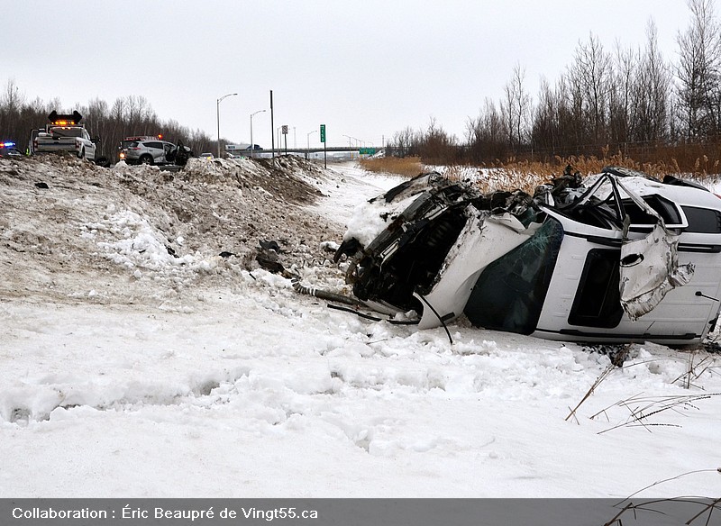 Accident A55km 153 Crédit photo Eric Beaupré Vingt55. Tous droits réservés 11