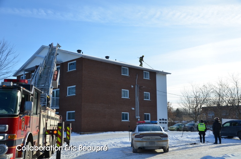 Colis drone drogue pompier SQ Drummond Crédit photo Eric Beaupré Vingt55 8 wm