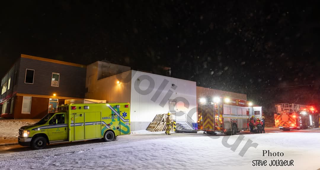 Québec - Un travailleur retrouvé décédé dans une entreprise