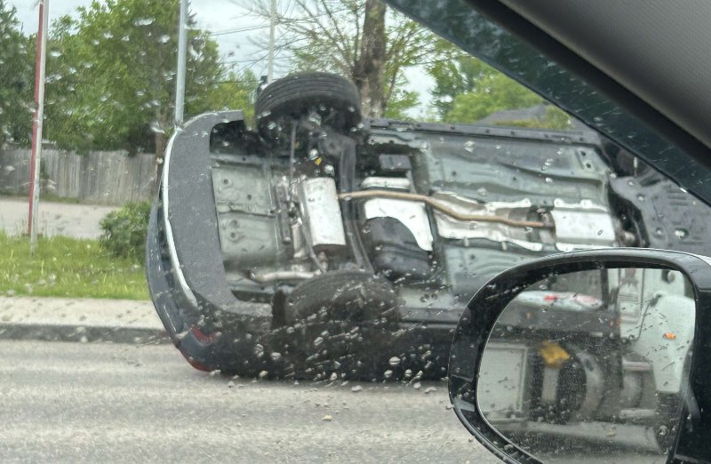 Accident à Québec : une personne âgée prend la fuite
