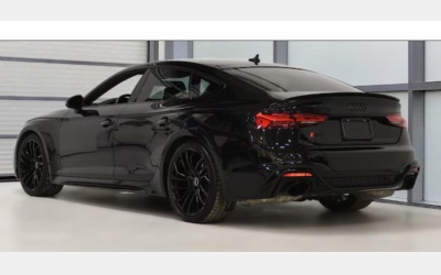 Modèle de véhicule similaire à celui recherché.